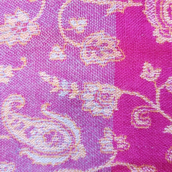 Multiple color shawl - Picture 4 of 5